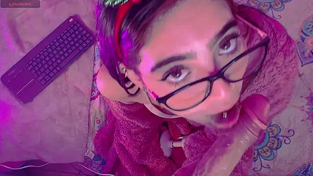 Snapshot of Arii_vega_ chatting on December 16, 2024, 8:20 am Arii vega online show from December 16, 2024, 8:20 am