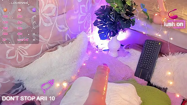 Snapshot of Arii_vega_ chatting on October 8, 2025, 1:03 am Arii vega online show from October 8, 2025, 1:03 am