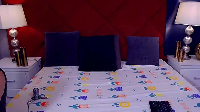 MinnieDrew online show from January 7, 2025, 8:21 pm