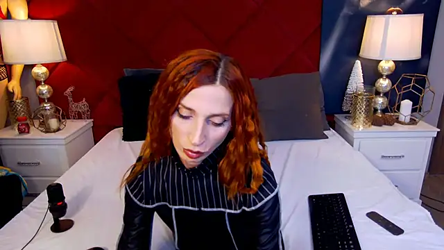 MinnieDrew online show from December 3, 2025, 8:07 pm