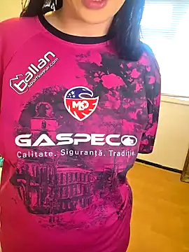 Snapshot of lilylove27 chatting on September 24, 2025, 12:30 pm lilylove27 online show from September 24, 2025, 12:30 pm