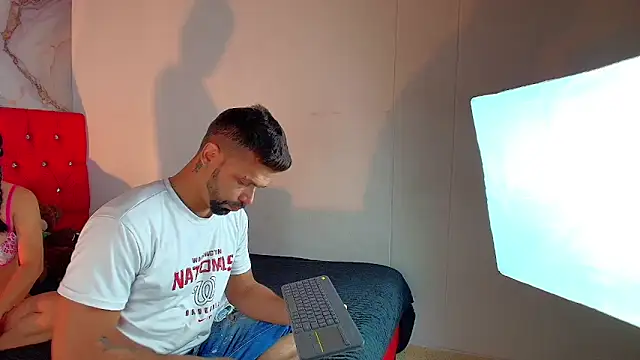 max ashley mds online show from December 17, 2025, 1:39 pm