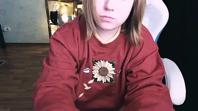 June shy0 online show from December 20, 2024, 11:32 am