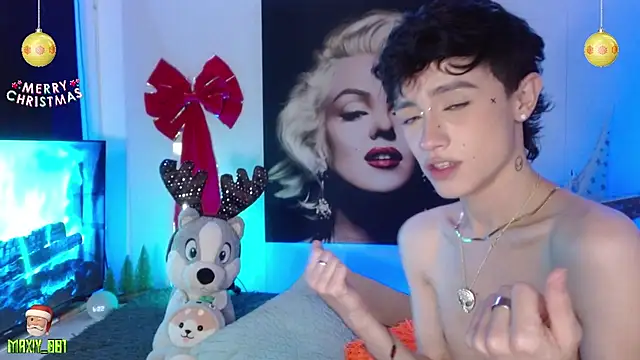 Snapshot of maxiy_001 chatting on December 9, 2024, 11:24 pm maxiy 001 online show from December 9, 2024, 11:24 pm
