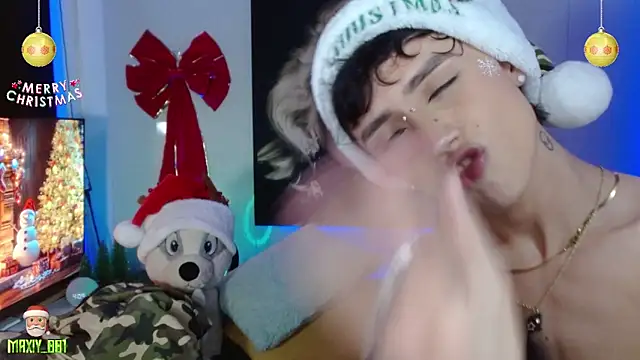 Snapshot of maxiy_001 chatting on December 20, 2024, 9:11 am maxiy 001 online show from December 20, 2024, 9:11 am