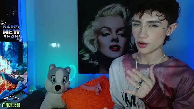 Snapshot of maxiy_001 chatting on January 4, 2025, 2:35 am maxiy 001 online show from January 4, 2025, 2:35 am