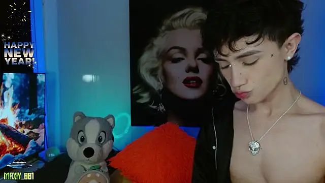 Snapshot of maxiy_001 chatting on January 5, 2025, 4:58 am maxiy 001 online show from January 5, 2025, 4:58 am