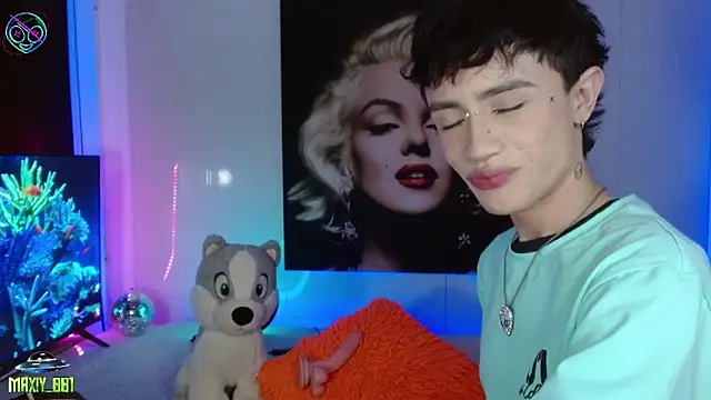 Snapshot of maxiy_001 chatting on March 7, 2025, 5:29 am maxiy 001 online show from March 7, 2025, 5:29 am