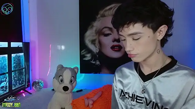 Snapshot of maxiy_001 chatting on March 11, 2025, 5:05 am maxiy 001 online show from March 11, 2025, 5:05 am