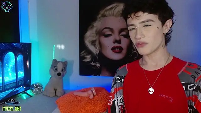 Snapshot of maxiy_001 chatting on September 21, 2025, 8:49 am maxiy 001 online show from September 21, 2025, 8:49 am