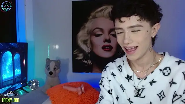 Snapshot of maxiy_001 chatting on September 30, 2025, 3:22 am maxiy 001 online show from September 30, 2025, 3:22 am