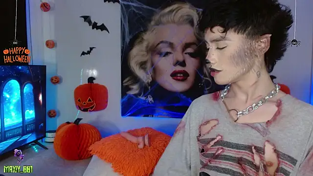 Snapshot of maxiy_001 chatting on October 4, 2025, 4:43 am maxiy 001 online show from October 4, 2025, 4:43 am