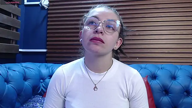  isaabellaa online show from February 17, 2025, 11:34 am