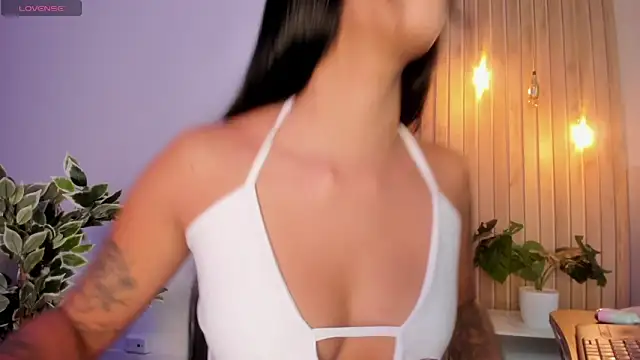 Snapshot of AriRobert_ chatting on October 10, 2025, 3:27 am AriRobert online show from October 10, 2025, 3:27 am