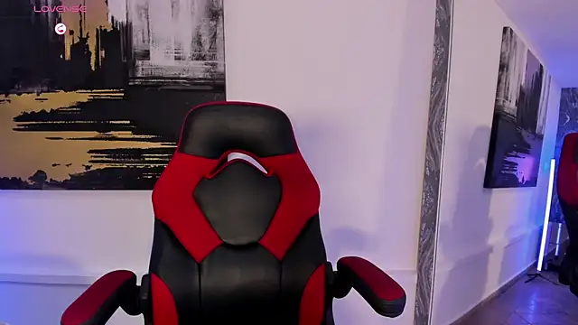 Snapshot of AriRobert_ chatting on October 28, 2025, 4:27 am AriRobert online show from October 28, 2025, 4:27 am