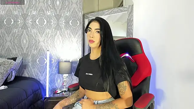 Snapshot of AriRobert_ chatting on November 1, 2025, 4:25 am AriRobert online show from November 1, 2025, 4:25 am