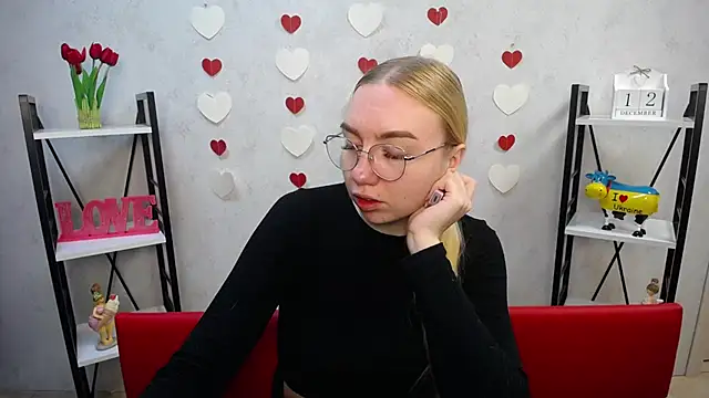 Snapshot of BeatriceFly chatting on December 12, 2024, 6:03 am BeatriceFly online show from December 12, 2024, 6:03 am