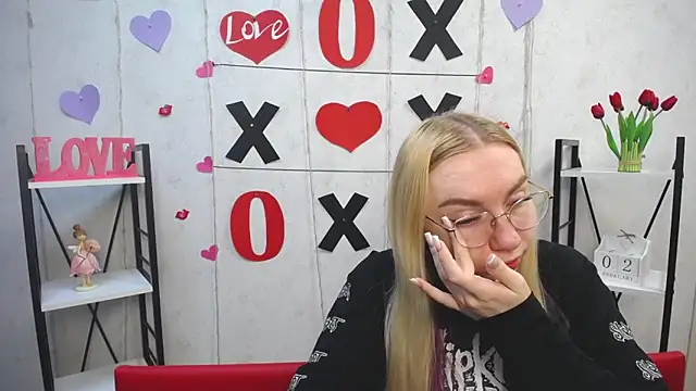 Snapshot of BeatriceFly chatting on February 2, 2025, 6:15 am BeatriceFly online show from February 2, 2025, 6:15 am