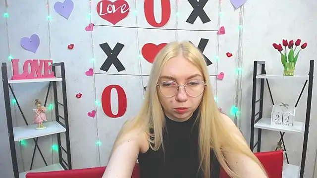 Snapshot of BeatriceFly chatting on February 24, 2025, 12:16 pm BeatriceFly online show from February 24, 2025, 12:16 pm