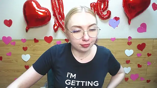 Snapshot of BeatriceFly chatting on March 16, 2025, 4:01 pm BeatriceFly online show from March 16, 2025, 4:01 pm