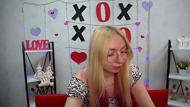 Snapshot of BeatriceFly chatting on September 13, 2025, 12:16 pm BeatriceFly online show from September 13, 2025, 12:16 pm