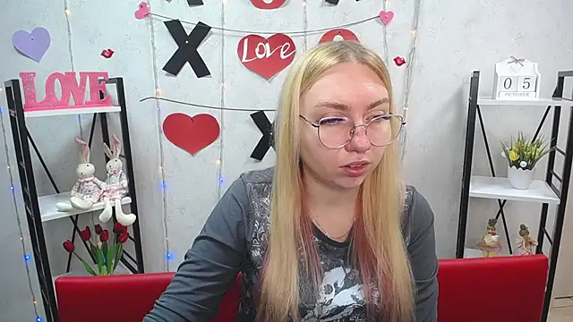 Snapshot of BeatriceFly chatting on October 5, 2025, 12:03 pm BeatriceFly online show from October 5, 2025, 12:03 pm