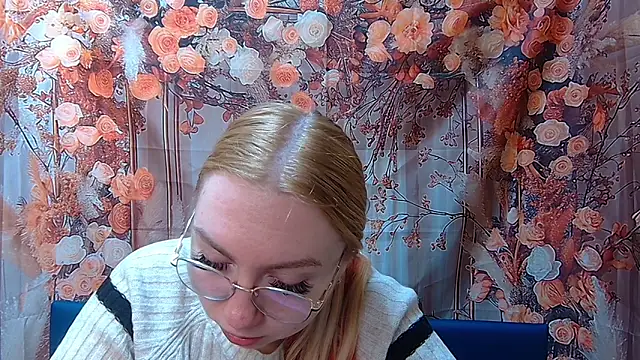 Snapshot of BeatriceFly chatting on November 6, 2025, 12:39 pm BeatriceFly online show from November 6, 2025, 12:39 pm