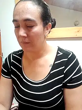 skayhot  online show from October 27, 2025, 1:15 pm