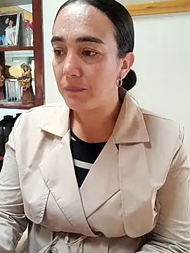 skayhot  online show from November 13, 2025, 1:21 pm