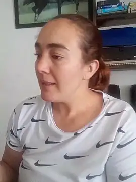 skayhot  online show from February 2, 2026, 2:27 pm