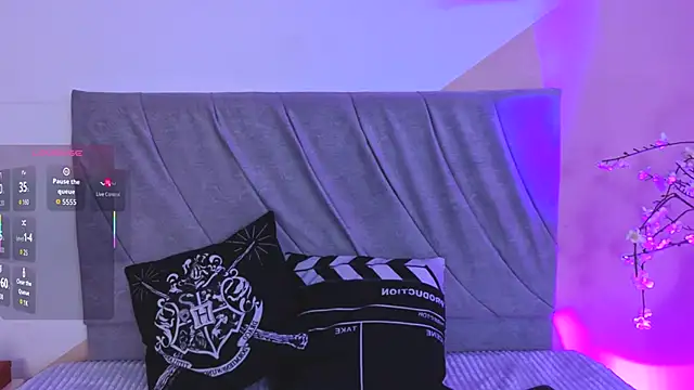 miaablack online show from September 11, 2025, 8:09 pm