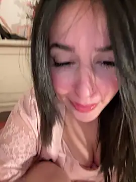 Snapshot of Hot_malak chatting on December 5, 2024, 6:33 pm Hot malak online show from December 5, 2024, 6:33 pm