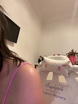 Snapshot of Hot_malak chatting on March 12, 2025, 12:53 am Hot malak online show from March 12, 2025, 12:53 am