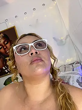 Snapshot of AshleyVXo chatting on June 18, 2026, 3:40 am AshleyVXo online show from June 18, 2026, 3:40 am