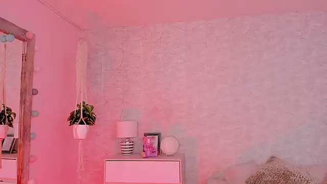 DahianaWalcott online show from December 2, 2024, 9:39 pm