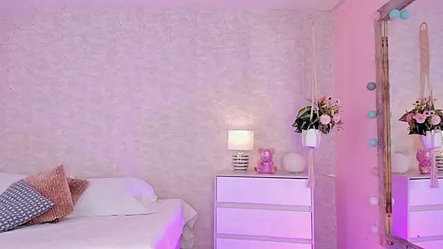 DahianaWalcott online show from March 3, 2025, 8:21 pm