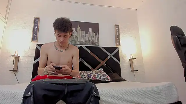 toyboys1 online show from November 5, 2025, 6:13 am