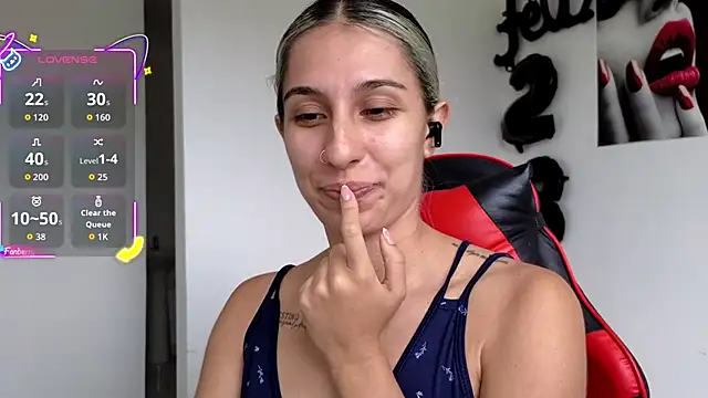 tammyandrade  online show from November 27, 2025, 2:41 pm