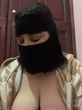 Snapshot of Miss-Soka chatting on January 5, 2025, 6:35 am Miss-Soka online show from January 5, 2025, 6:35 am