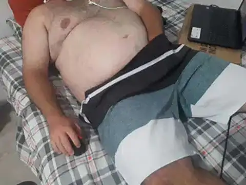 mfreitas005 online show from February 18, 2025, 11:52 pm