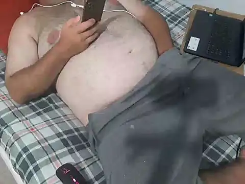 mfreitas005 online show from February 27, 2025, 11:26 pm