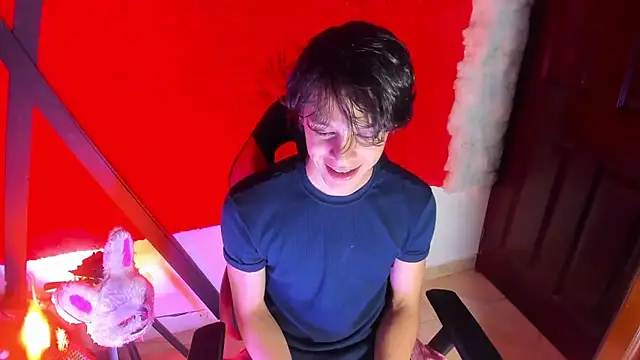 LilOwen  online show from February 16, 2026, 6:37 pm