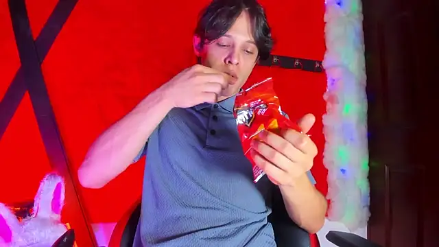 LilOwen  online show from February 23, 2026, 7:00 pm