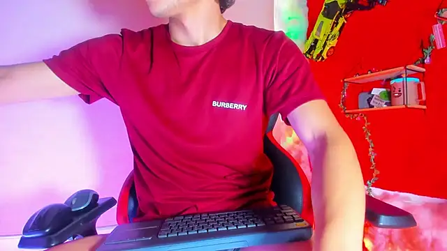 LilOwen  online show from April 15, 2026, 7:21 pm