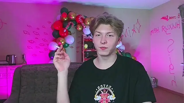 Snapshot of TheMikeSever chatting on December 26, 2024, 6:12 pm TheMikeSever online show from December 26, 2024, 6:12 pm