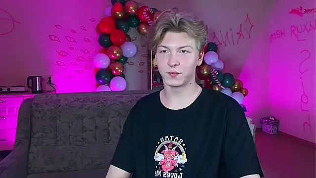 Snapshot of TheMikeSever chatting on December 27, 2024, 9:00 pm TheMikeSever online show from December 27, 2024, 9:00 pm