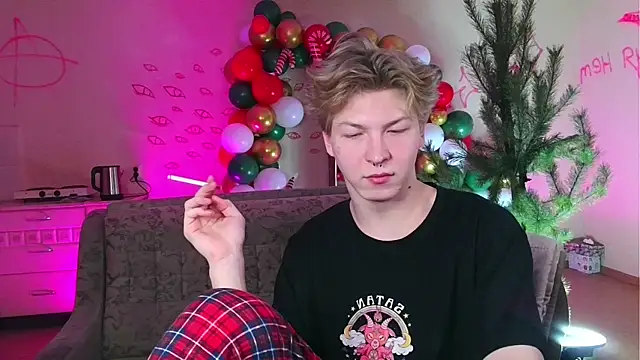 Snapshot of TheMikeSever chatting on December 29, 2024, 6:38 pm TheMikeSever online show from December 29, 2024, 6:38 pm