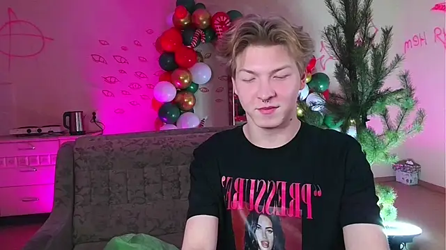 Snapshot of TheMikeSever chatting on December 29, 2024, 10:03 pm TheMikeSever online show from December 29, 2024, 10:03 pm