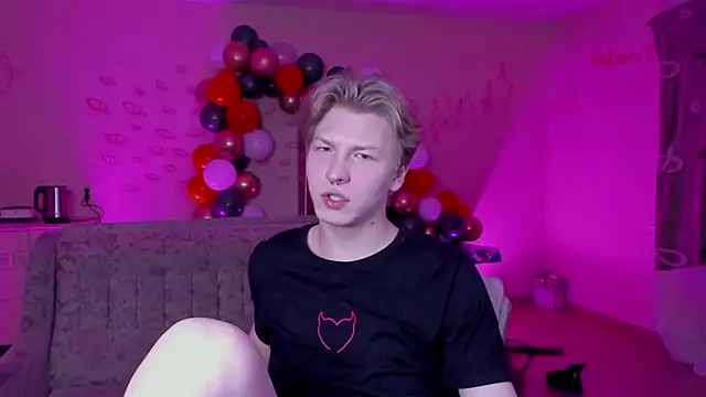 Snapshot of TheMikeSever chatting on January 9, 2025, 4:49 pm TheMikeSever online show from January 9, 2025, 4:49 pm