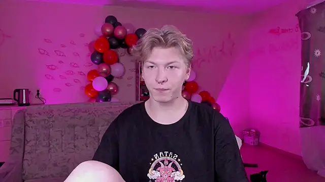 Snapshot of TheMikeSever chatting on January 10, 2025, 9:02 am TheMikeSever online show from January 10, 2025, 9:02 am